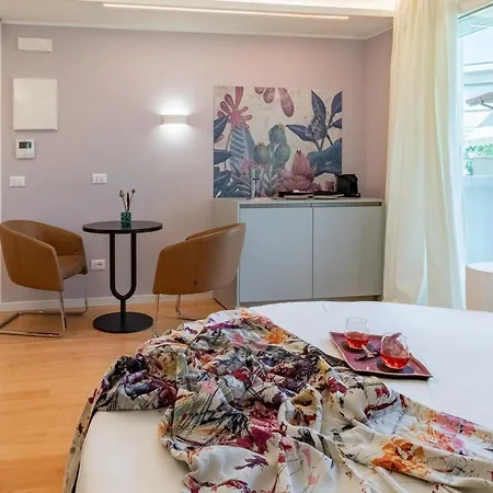 Essenza - Family Connecting Apartment